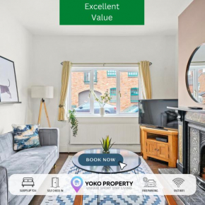Central House with Parking, Pool Table, Super-Fast Wifi and Smart TV with Virgin TV and Netflix by Yoko Property